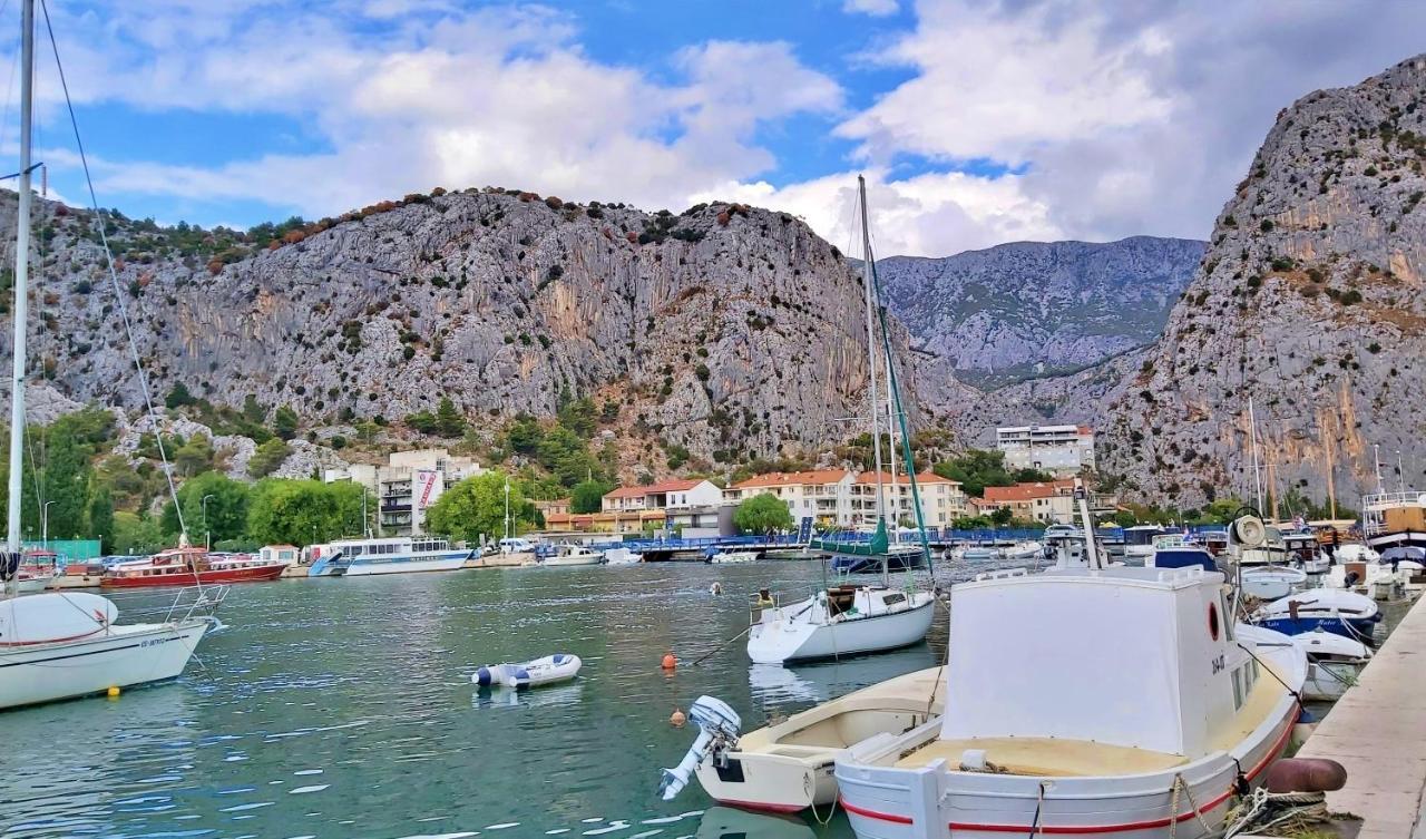 Apartment Anita Omiš Esterno foto