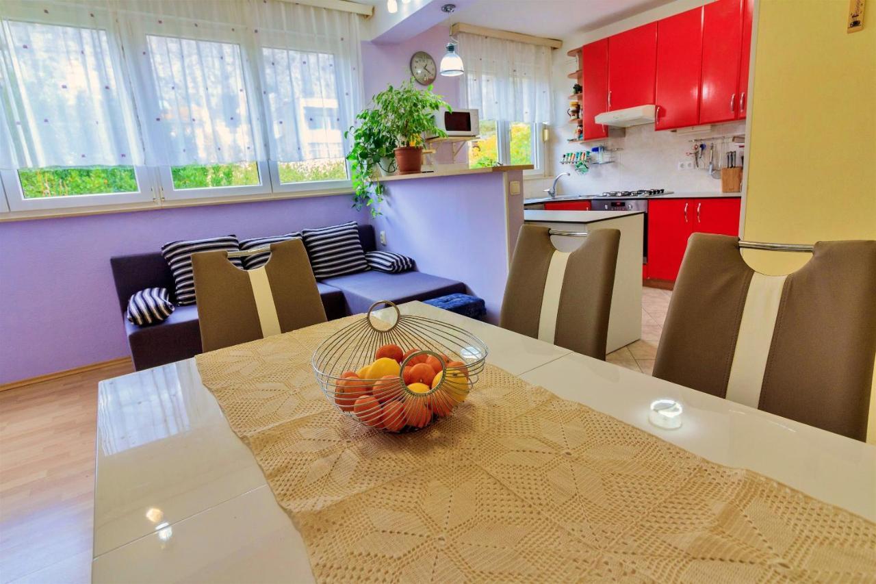 Apartment Anita Omiš Esterno foto